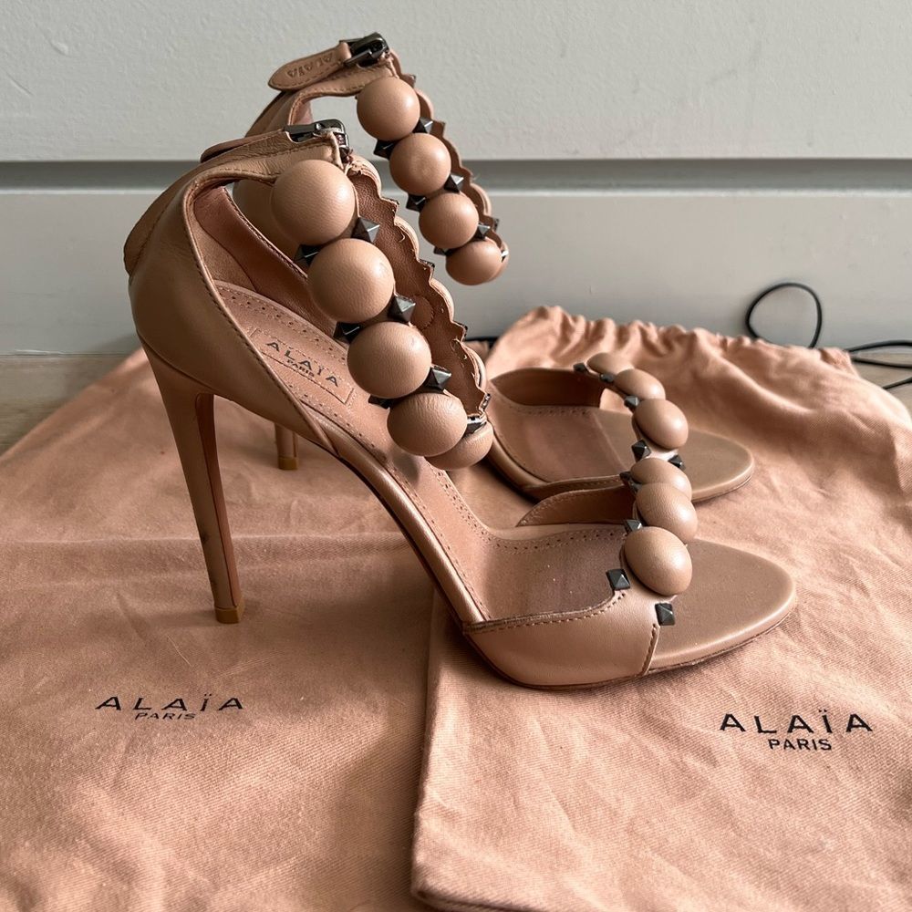 ALAIA BOMBE ANKLE-STRAP LEATHER SANDALS - Picture 3 of 9